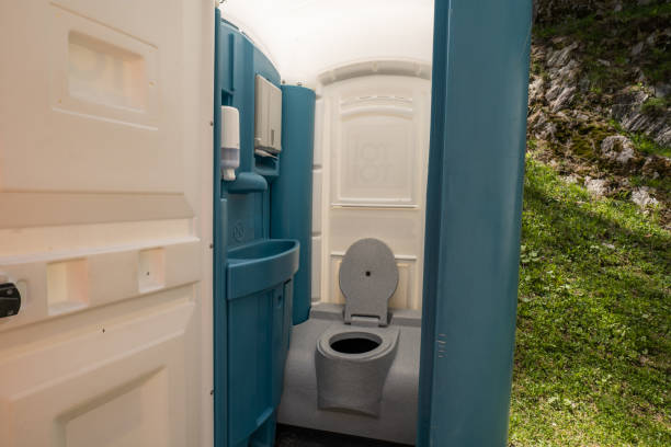 Best Luxury portable toilet rental  in Brownstown, PA
